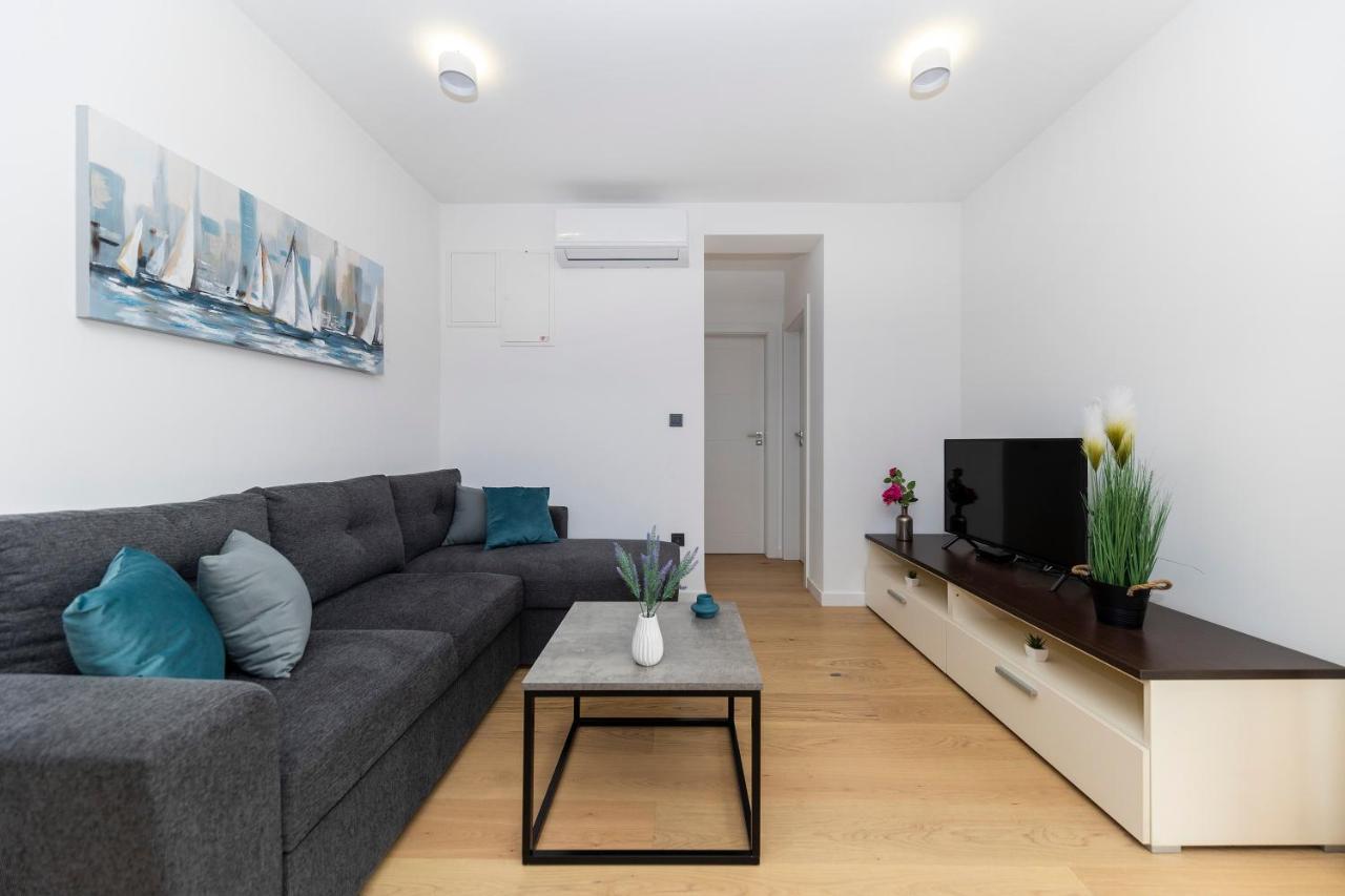 Apartment Marianne , Parking Free , 2 Bedroom & 2 Bathroom , Modern & Cozy 扎达尔 外观 照片