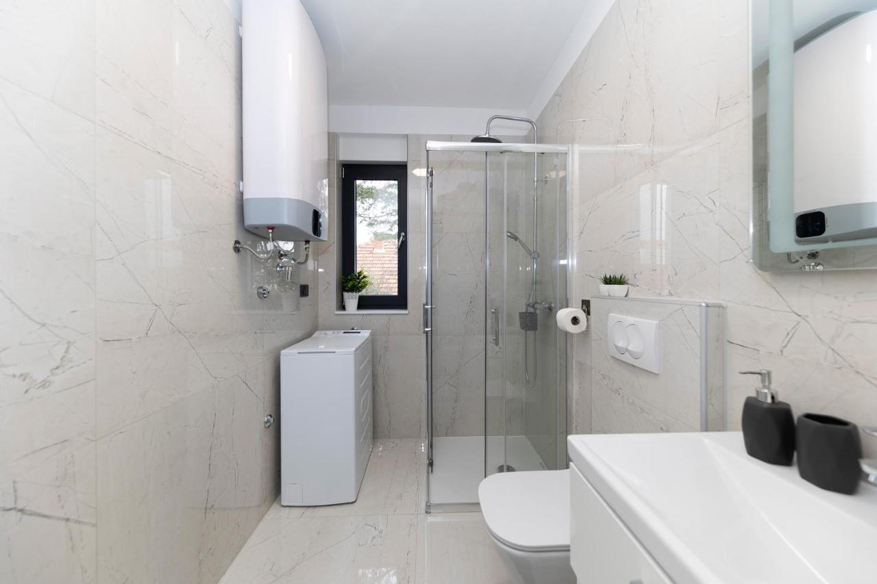 Apartment Marianne , Parking Free , 2 Bedroom & 2 Bathroom , Modern & Cozy 扎达尔 外观 照片